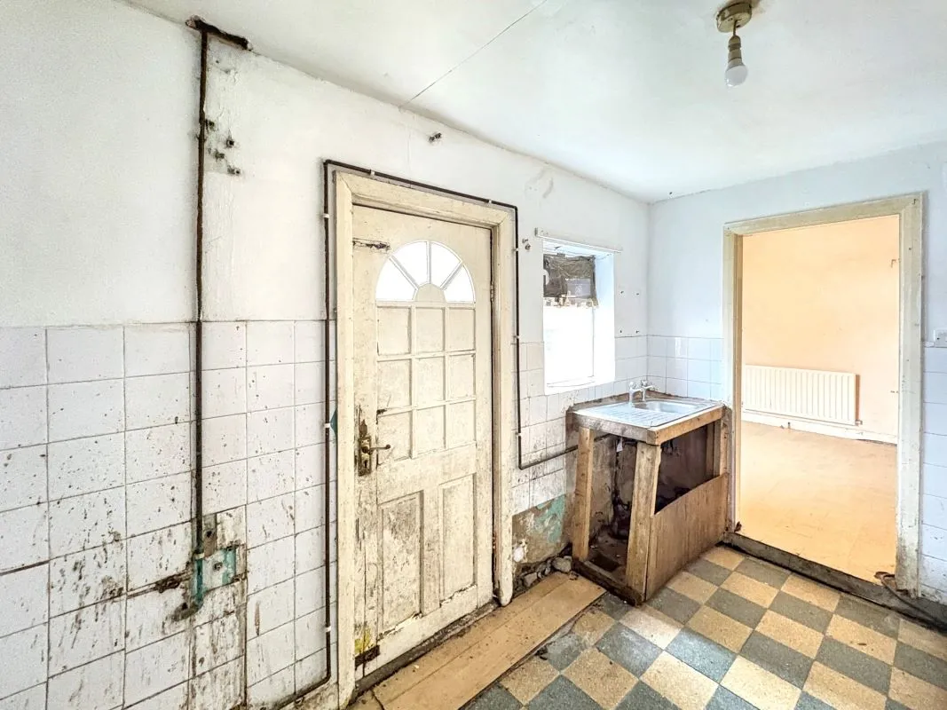Grimsby, South Humberside, DN32 8AF - Online Auctions