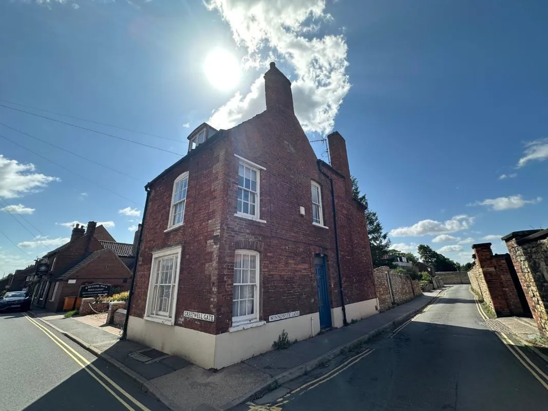 Lincoln, Lincolnshire, LN2 4AW - Online Auctions