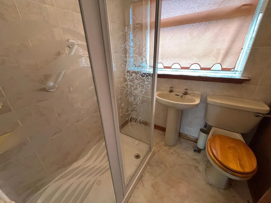 Scunthorpe, South Humberside, DN17 1RS - Online Auctions
