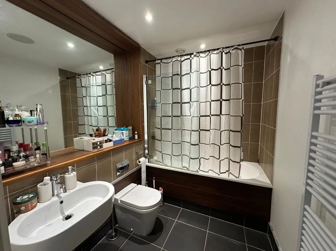 Brayford Wharf East, Lincoln, Lincolnshire, LN5 7DH - Online Auctions