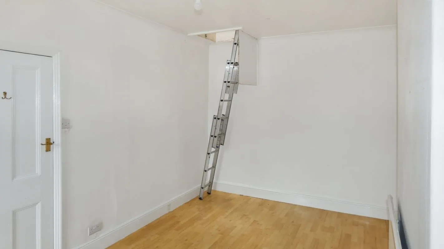 Scarborough, North Yorkshire, YO12 7RT - Online Auctions