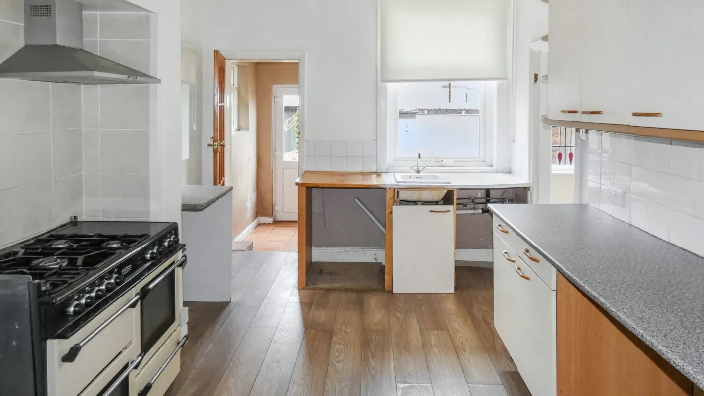 Scarborough, North Yorkshire, YO12 7RT - Online Auctions
