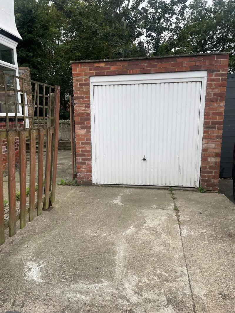 Scarborough, North Yorkshire, YO12 7RT - Online Auctions