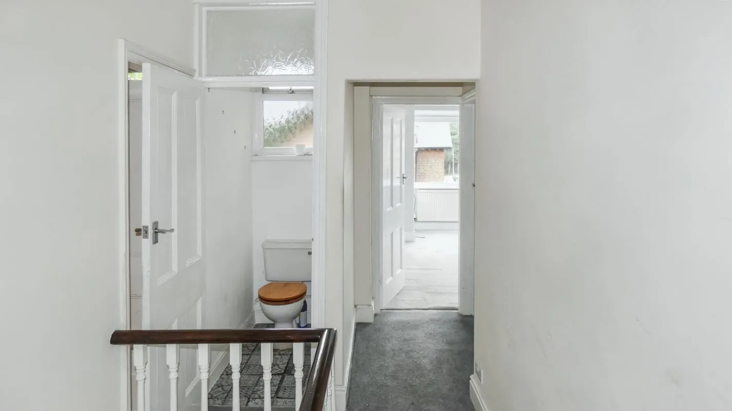Scarborough, North Yorkshire, YO12 7RT - Online Auctions