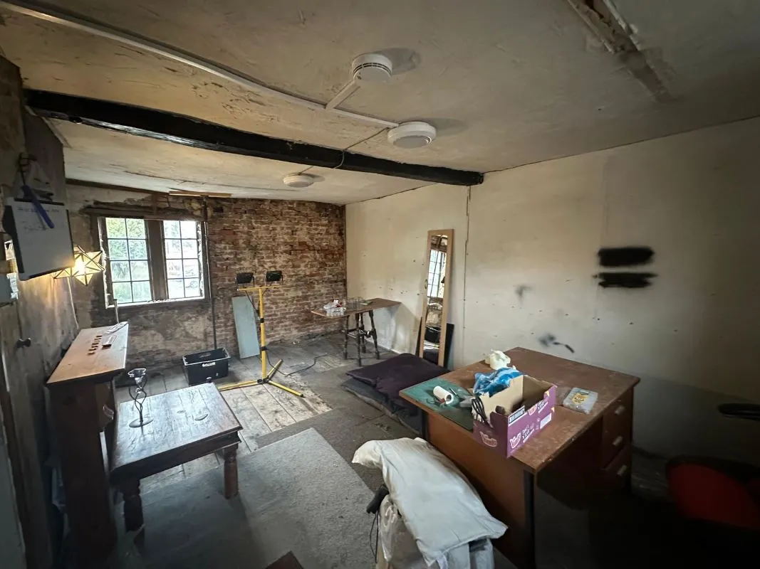Gainsborough, Lincolnshire, DN21 2JR - Online Auctions
