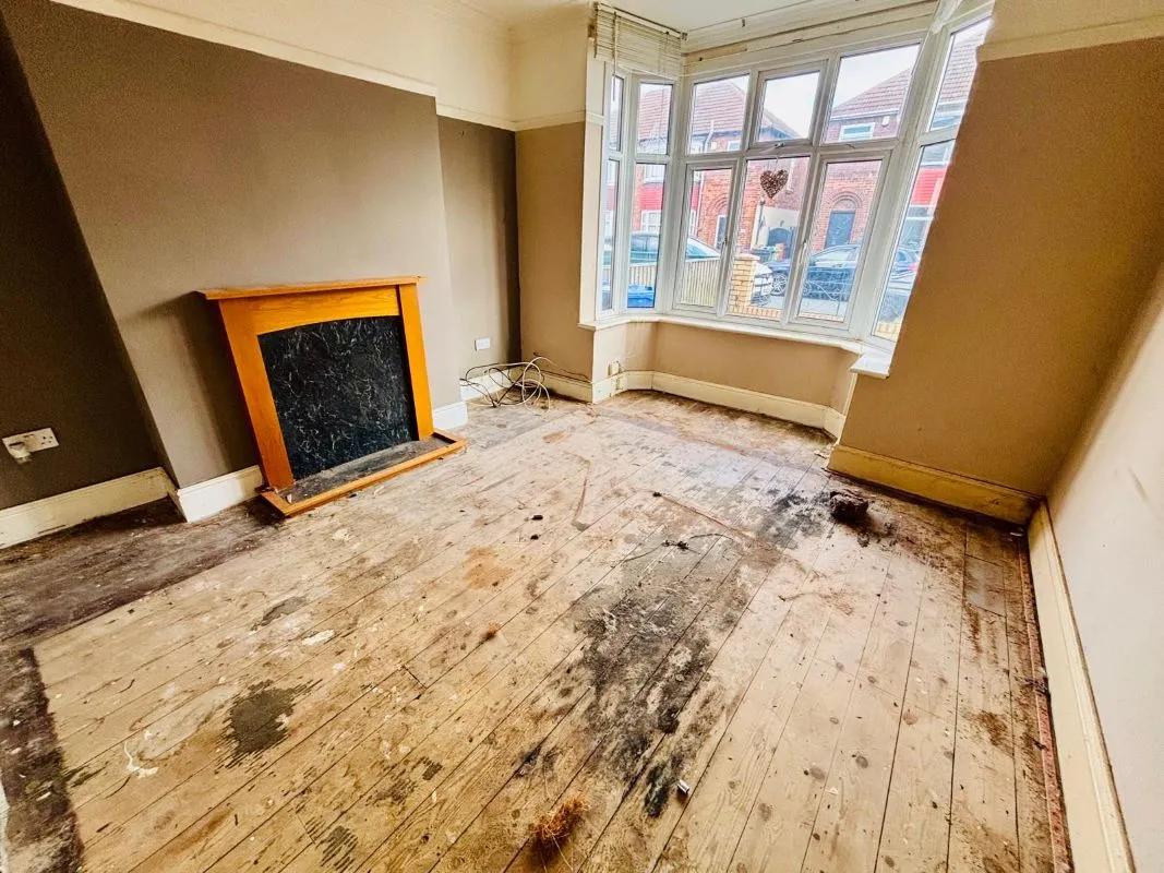 Grimsby, South Humberside, DN32 8ET - Online Auctions