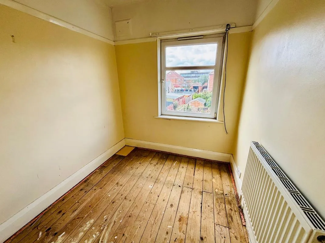 Grimsby, South Humberside, DN32 8ET - Online Auctions