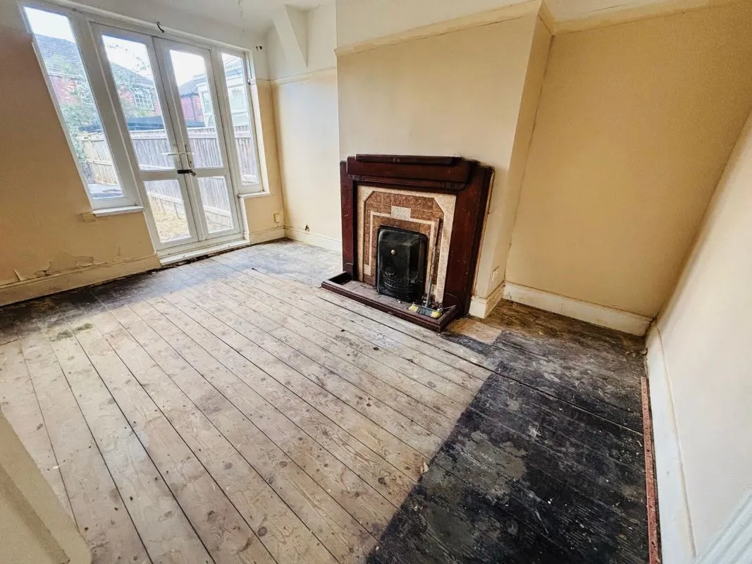 Grimsby, South Humberside, DN32 8ET - Online Auctions