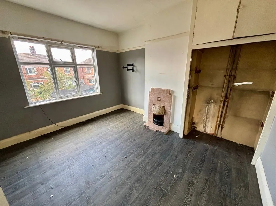 Grimsby, South Humberside, DN32 8ET - Online Auctions