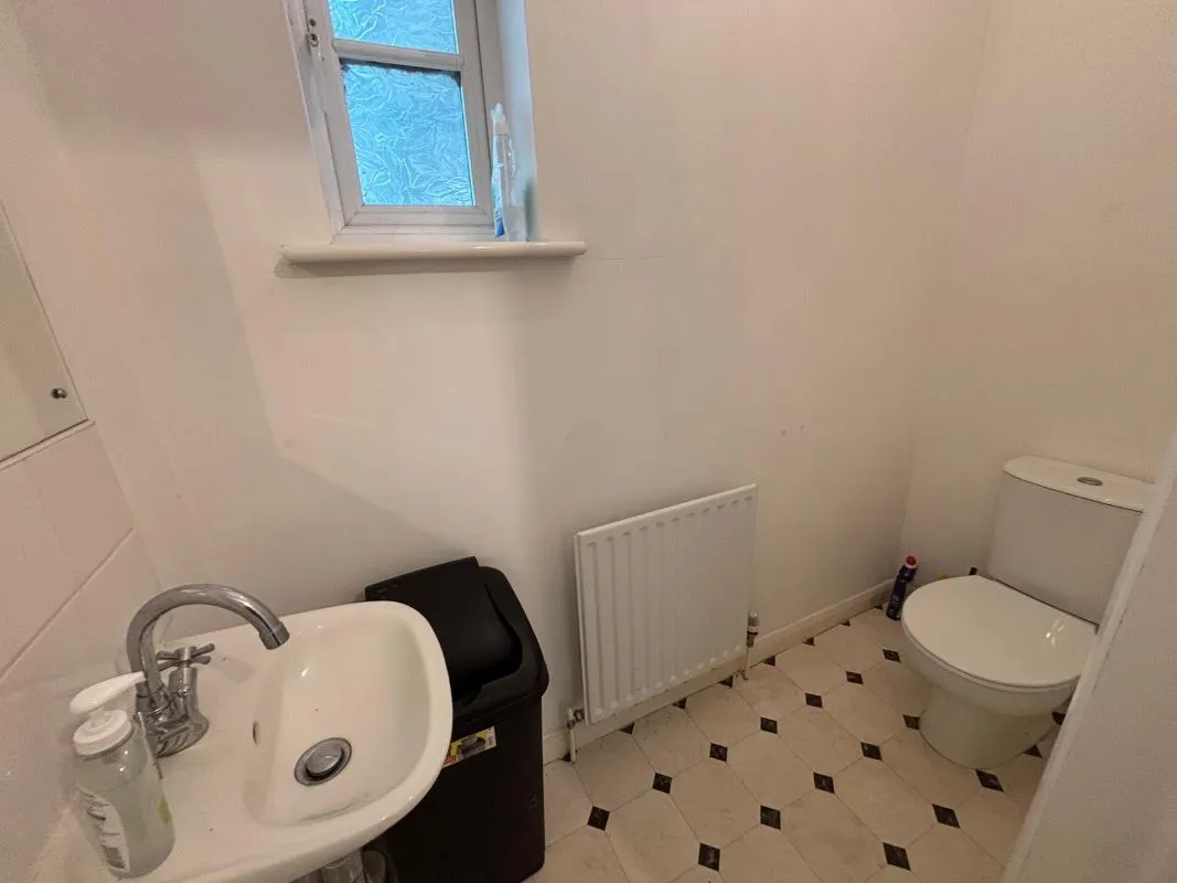 Welton, Lincoln, Lincolnshire, LN2 3JG - Online Auctions