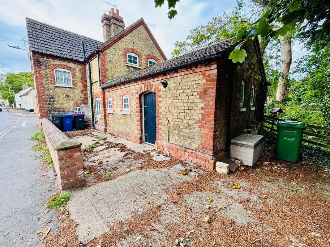 Welton, Lincoln, Lincolnshire, LN2 3JG - Online Auctions