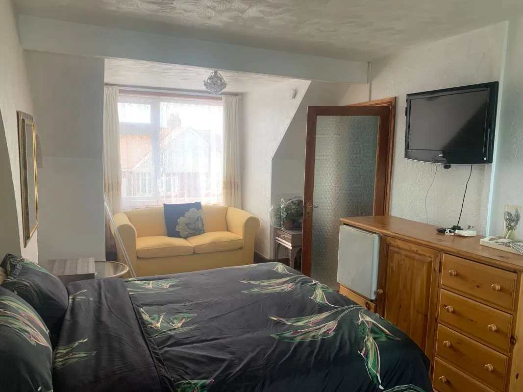 Skegness, Lincolnshire, PE25 3RQ - Online Auctions