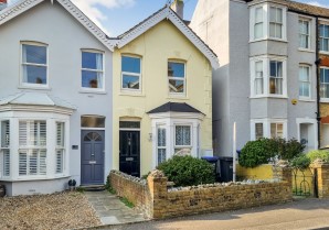 Property for Auction in London