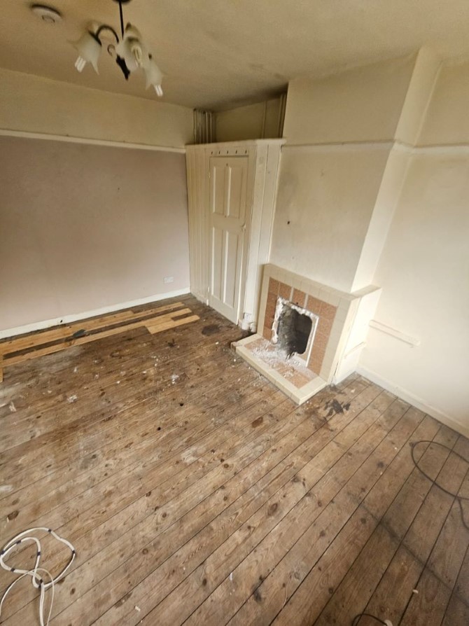 Property for Auction in London - 187 Iron Mill Lane, Crayford, Dartford, Kent