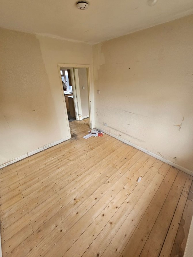 Property for Auction in London - 187 Iron Mill Lane, Crayford, Dartford, Kent