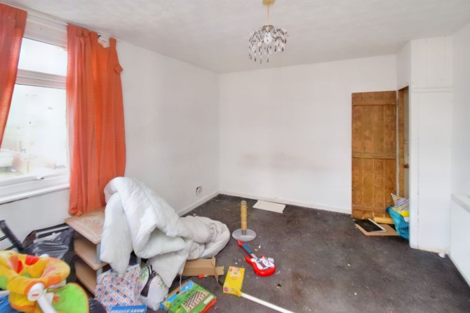 Property for Auction in London - 68 Moor Street, Gloucester, Gloucestershire
