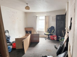 Property for Auction in London - 94 South End, Croydon, Surrey