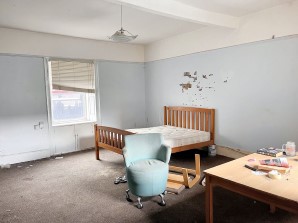 Property for Auction in London - 94 South End, Croydon, Surrey