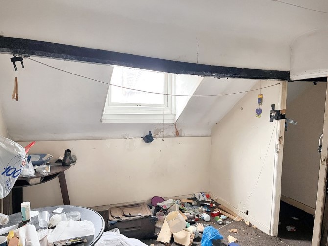 Property for Auction in London - 94 South End, Croydon, Surrey