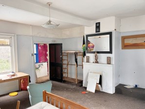 Property for Auction in London - 94 South End, Croydon, Surrey