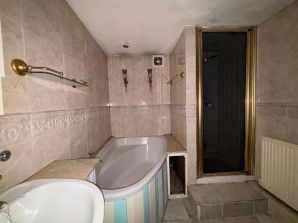 Property for Auction in London