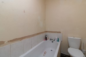 Property for Auction in London