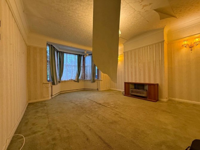 Property for Auction in London - 55 York Road, Northwood, Middlesex