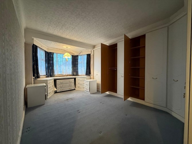 Property for Auction in London - 55 York Road, Northwood, Middlesex
