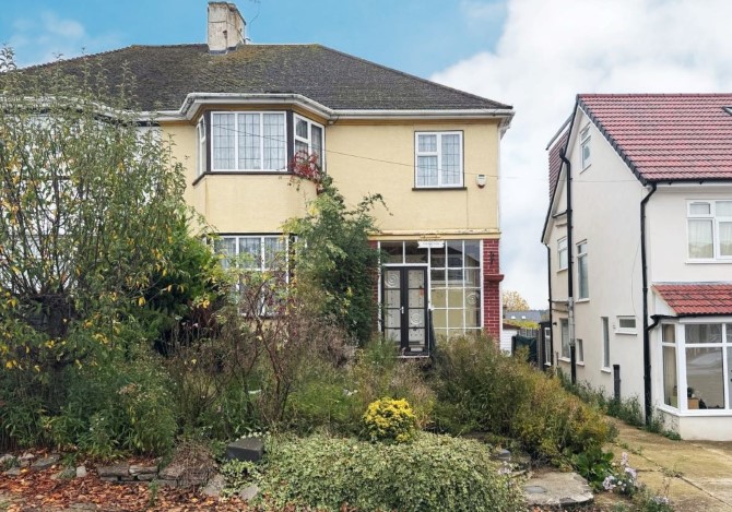 Property for Auction in London - 55 York Road, Northwood, Middlesex