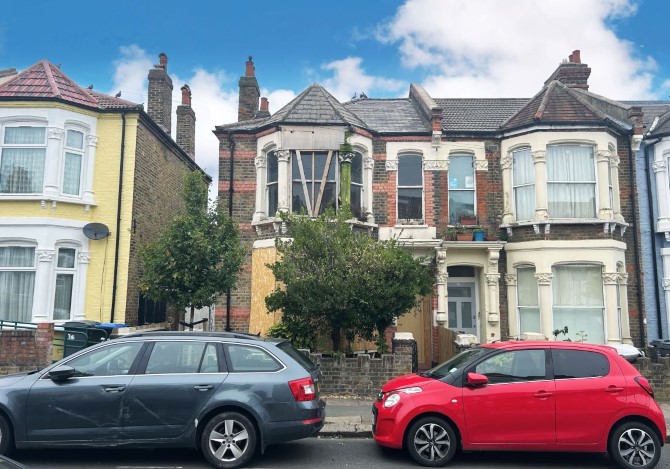 Property for Auction in London - 28 Burrows Road, Kensal Rise, London