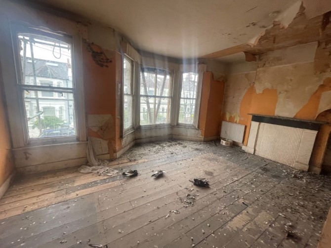 Property for Auction in London - 28 Burrows Road, Kensal Rise, London