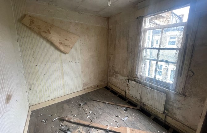 Property for Auction in London - 28 Burrows Road, Kensal Rise, London