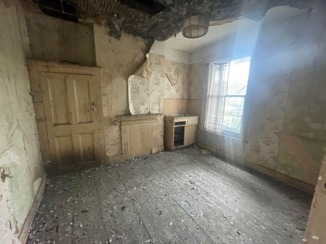 Property for Auction in London - 28 Burrows Road, Kensal Rise, London