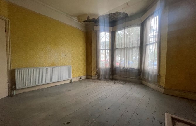 Property for Auction in London - 28 Burrows Road, Kensal Rise, London