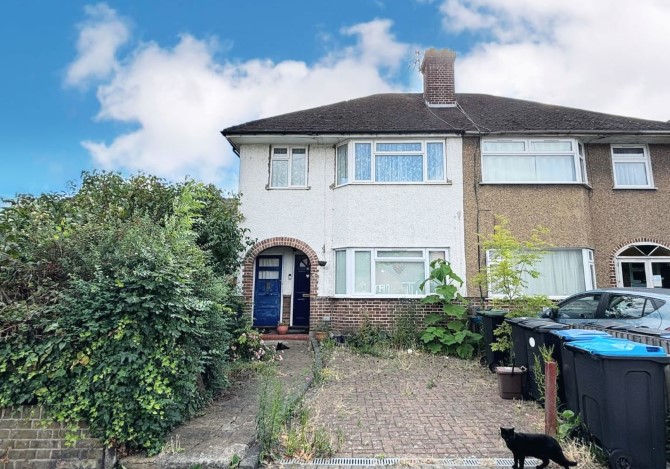 Property for Auction in London - 61 Russell Road, Enfield, Middlesex