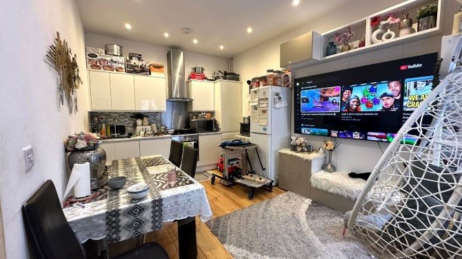 Property for Auction in London - 1D Hewison Street, Bow, London