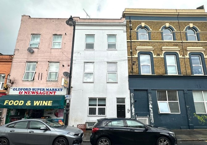 Property for Auction in London - Flat D, 391 Old Ford Road, Tower Hamlets, London