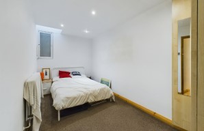 Property for Auction in London - Flat D, 391 Old Ford Road, Tower Hamlets, London