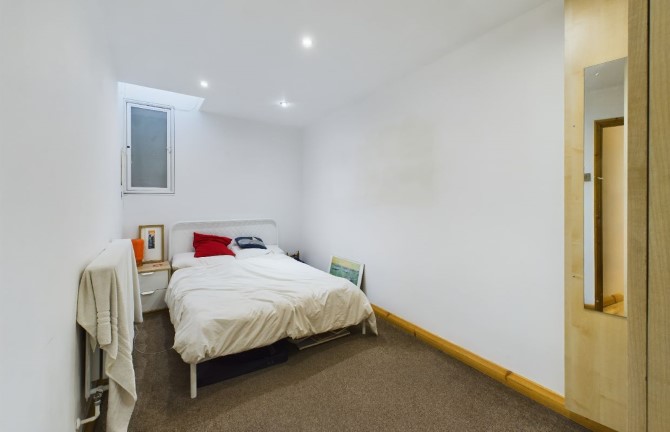 Property for Auction in London - Flat D, 391 Old Ford Road, Tower Hamlets, London