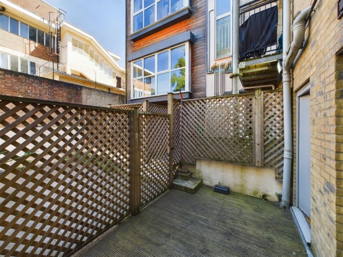 Property for Auction in London - Flat D, 391 Old Ford Road, Tower Hamlets, London