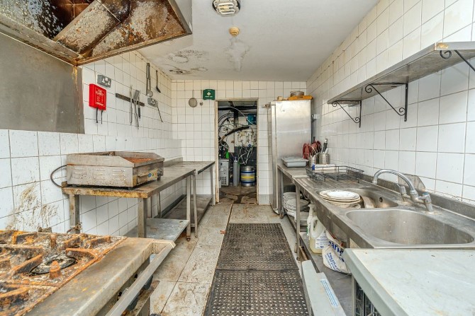Property for Auction in London - The Jolly Anglers, Kennet Side, Reading, Berkshire