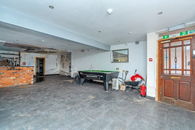Property for Auction in London - The Jolly Anglers, Kennet Side, Reading, Berkshire