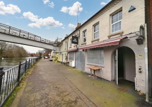 Property for Auction in London - The Jolly Anglers, Kennet Side, Reading, Berkshire