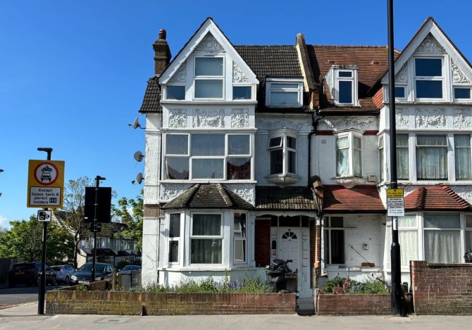 Property for Auction in London - 57B South Norwood Hill, South Norwood, London