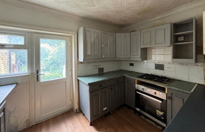 Property for Auction in London - Flat 1, 85 Avondale Road, South Croydon, Surrey