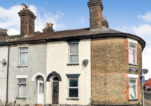 Property for Auction in London - 32 Station Road, Strood, Rochester, Kent
