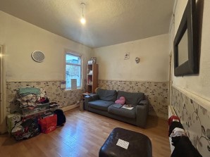 Property for Auction in London - 32 Station Road, Strood, Rochester, Kent