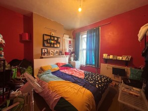 Property for Auction in London - 32 Station Road, Strood, Rochester, Kent