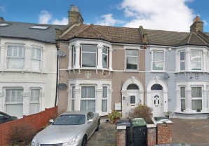Property for Auction in London - 17B Arngask Road, Lewisham, London