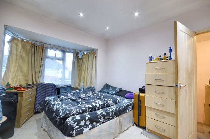 Property for Auction in London - 30 Charlton Road, Harrow, Middlesex
